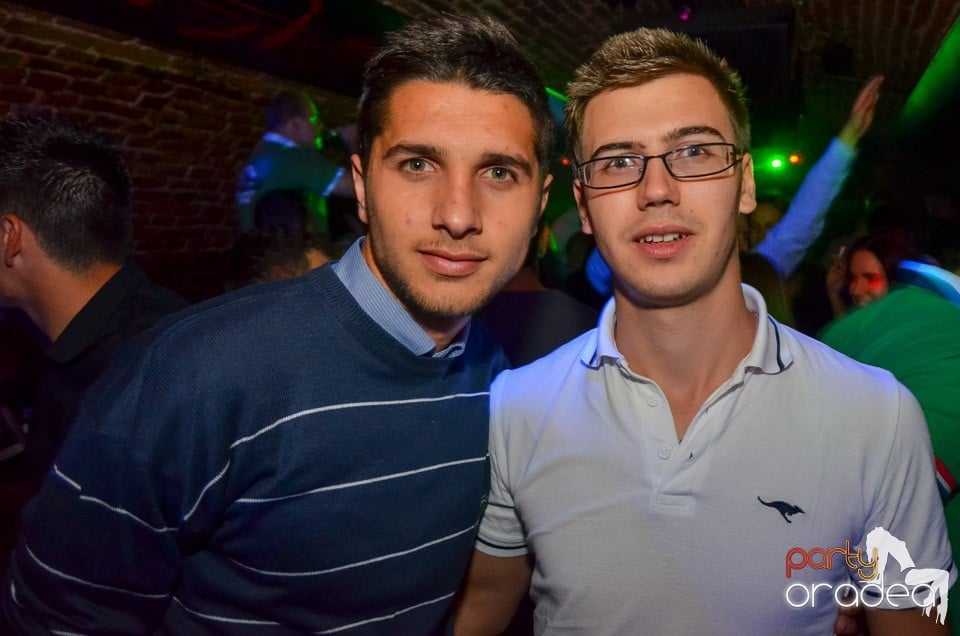 Club Escape: Caveman in the mix,