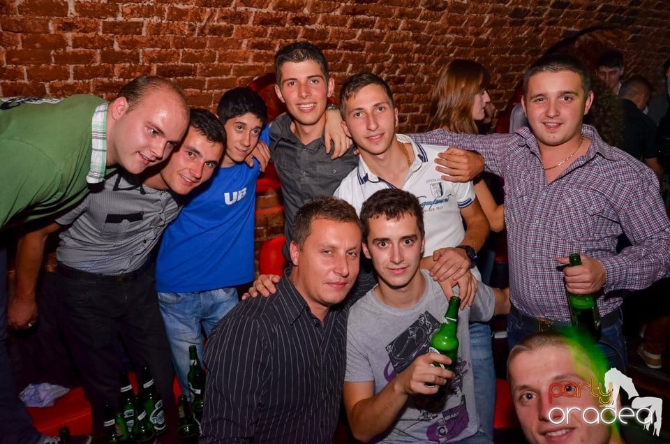Club Escape: Caveman in the mix,