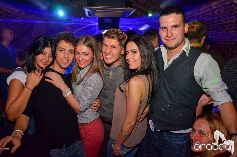 Club Escape: Caveman in the mix,