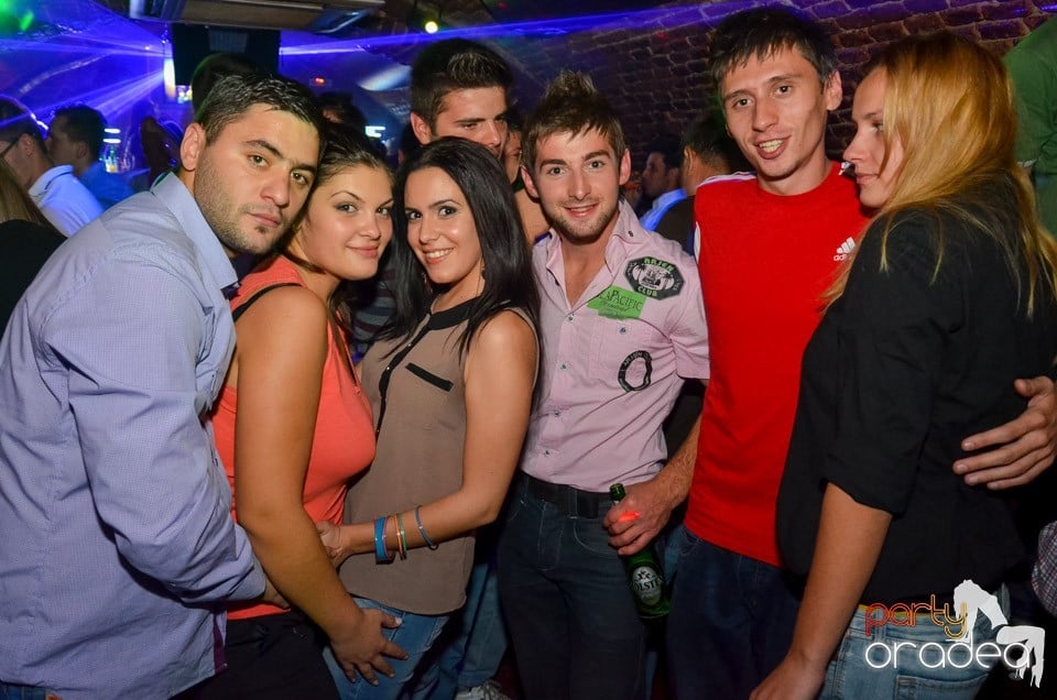 Club Escape: Caveman in the mix,