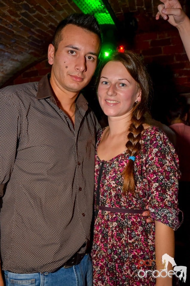 Club Escape: Caveman in the mix,