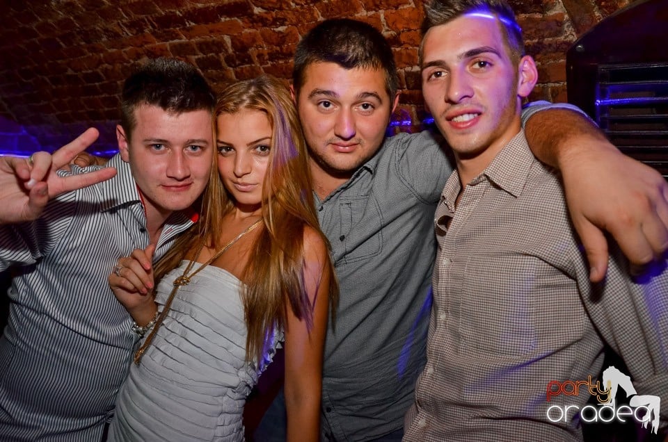 Club Escape: Caveman in the mix,