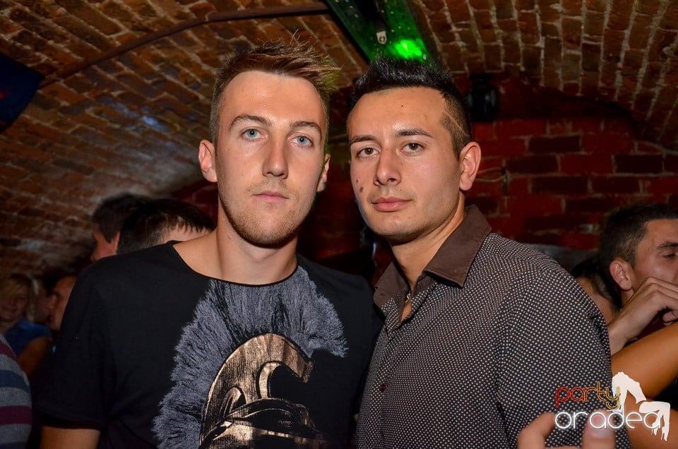 Club Escape: Caveman in the mix,