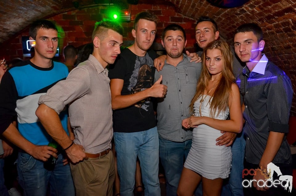 Club Escape: Caveman in the mix,