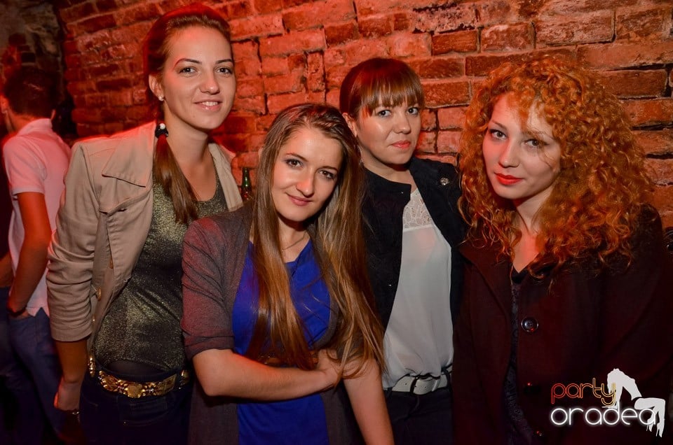 Club Escape: Caveman in the mix,