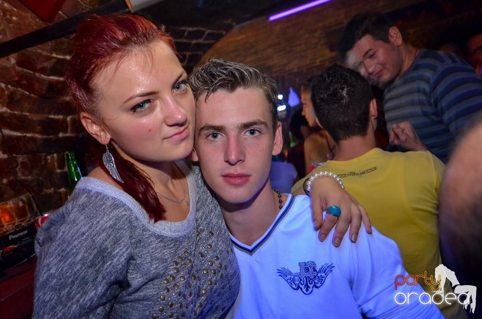 Club Escape: Caveman in the mix,