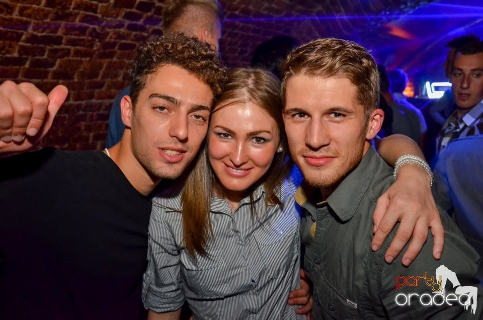 Club Escape: Caveman in the mix,