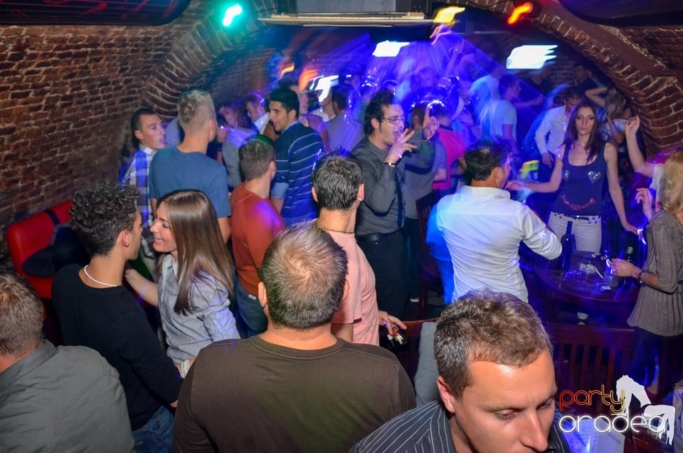 Club Escape: Caveman in the mix,