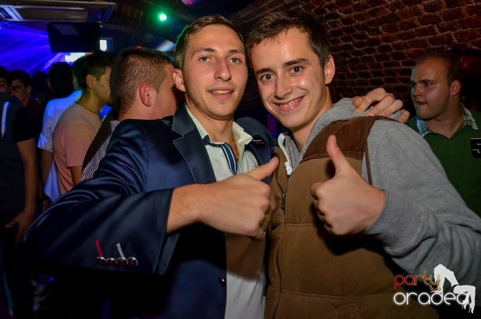 Club Escape: Caveman in the mix,