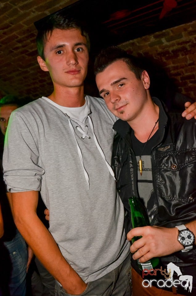 Club Escape: Caveman in the mix,