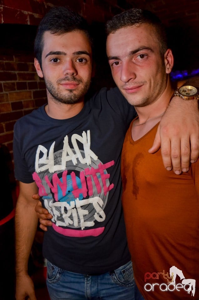 Club Escape: Caveman in the mix,