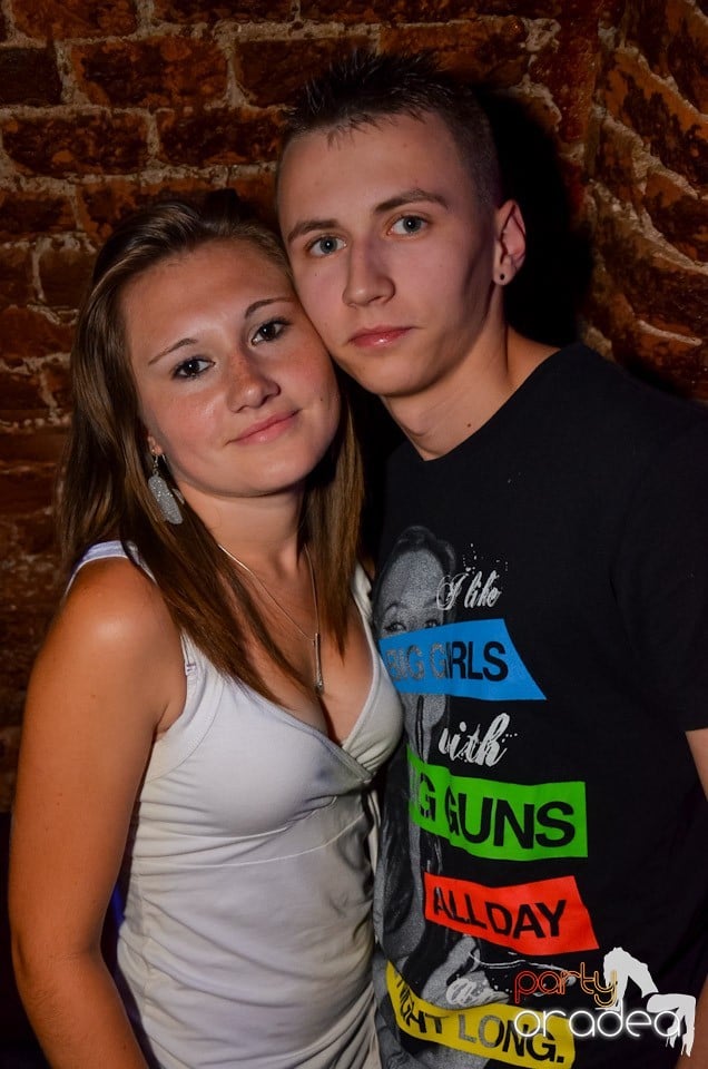 Club Escape: Caveman in the mix, 