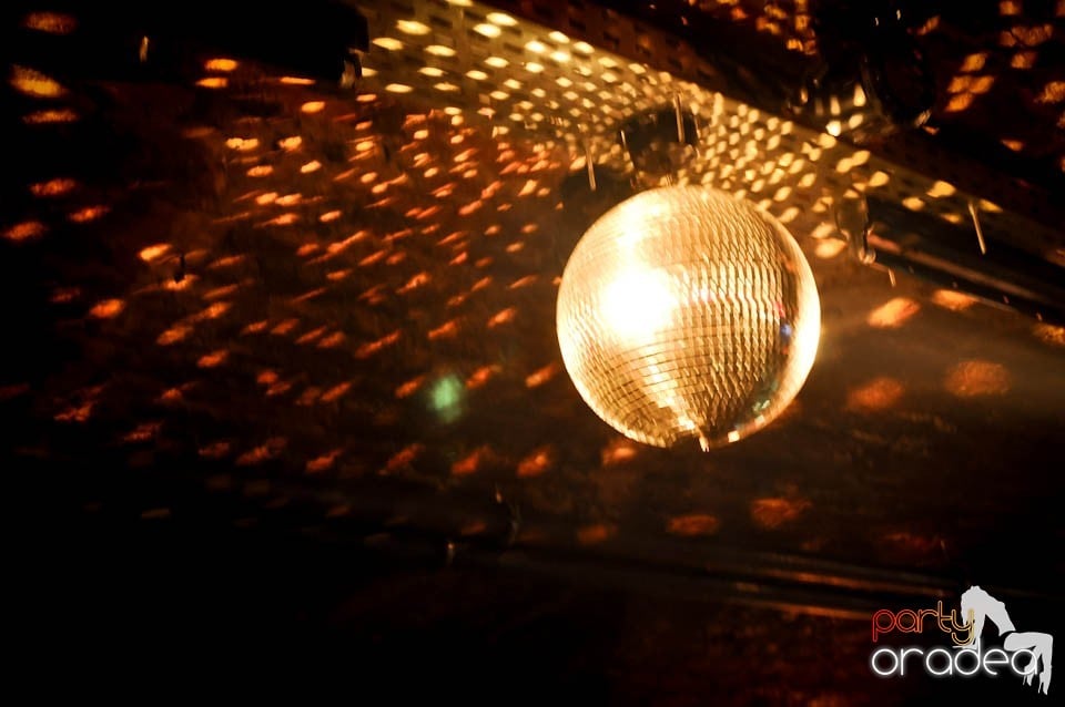 Club Escape prezintă: DJ Coxxo, 