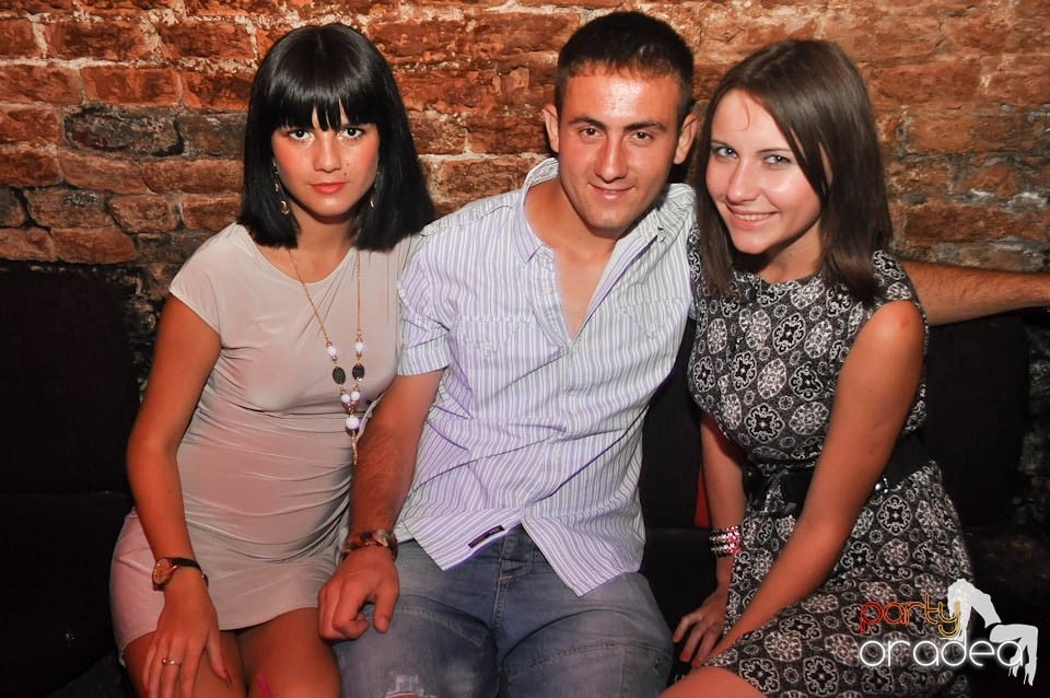 Club Escape prezintă: DJ Coxxo, 