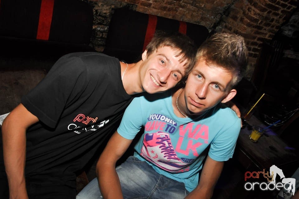 Club Escape prezintă: DJ Coxxo, 