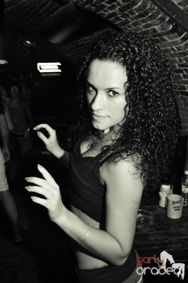 Club Escape prezintă: DJ Coxxo, 