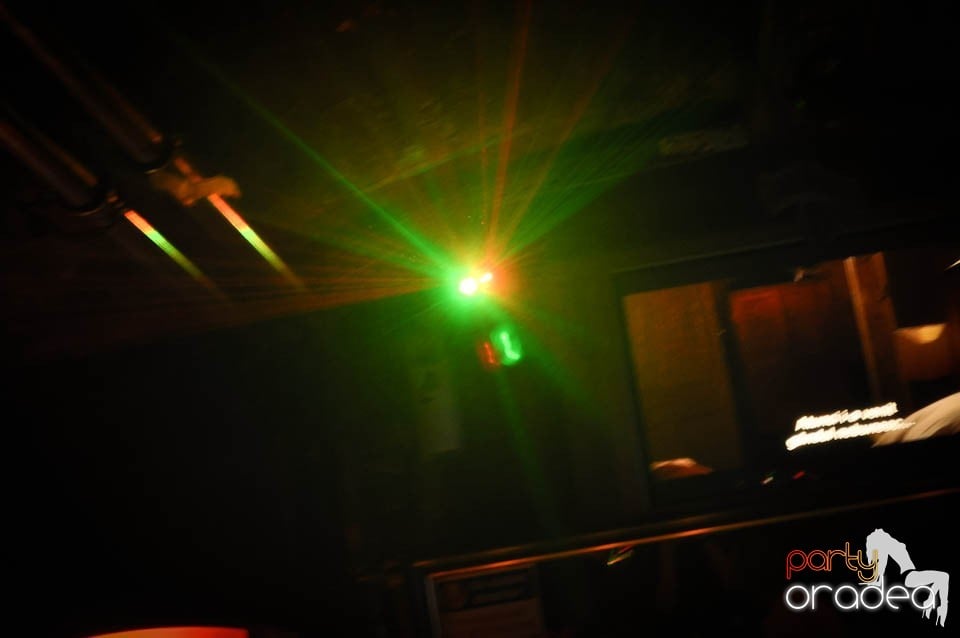 Club Escape prezintă: DJ Coxxo, 