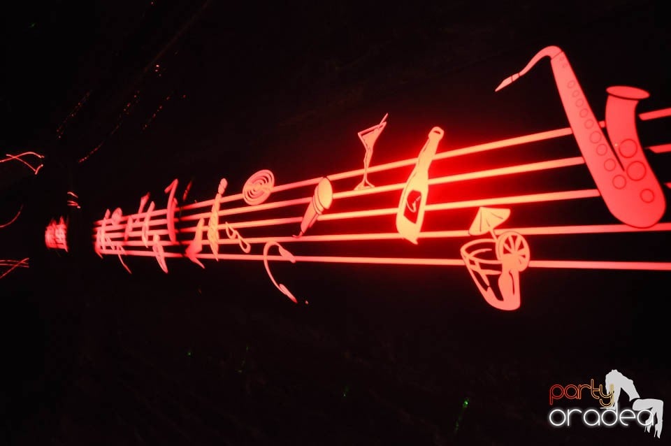 Club Escape prezintă: DJ Coxxo, 