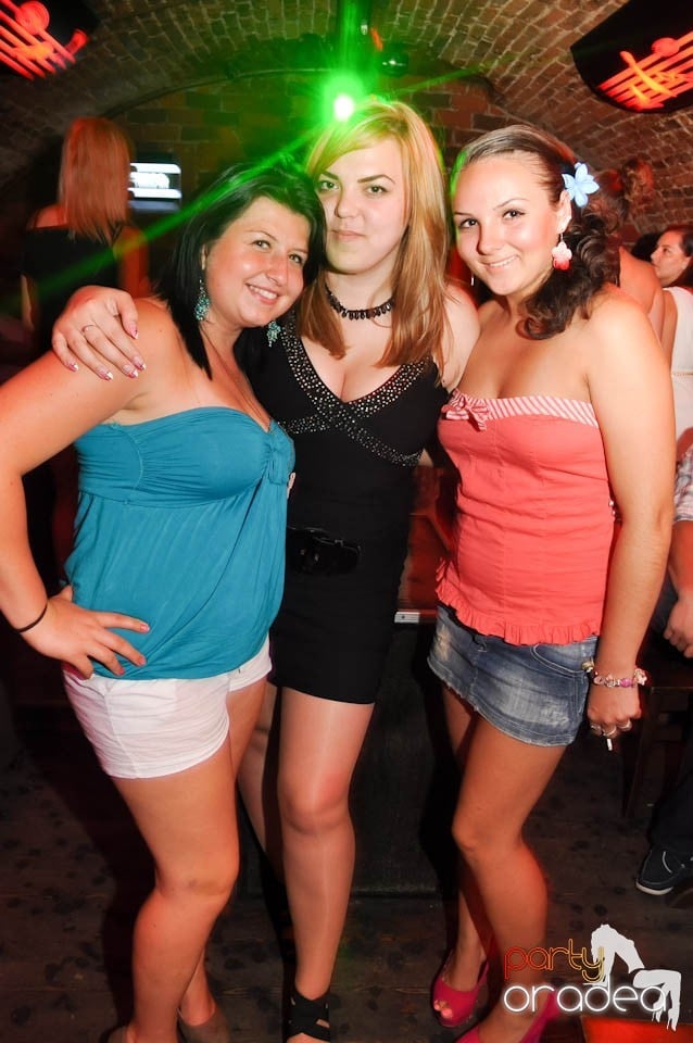 Club Escape prezintă: DJ Coxxo, 