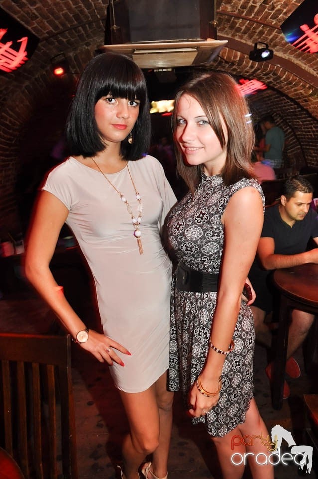 Club Escape prezintă: DJ Coxxo, 