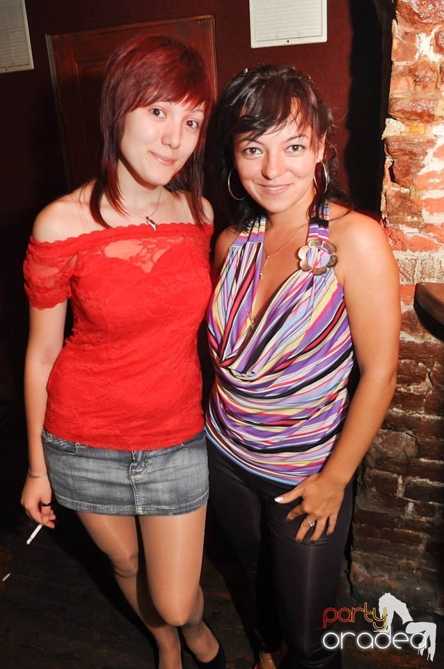 Club Escape prezintă: DJ Coxxo, 