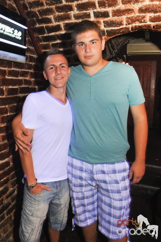 Club Escape prezintă: DJ Coxxo, 