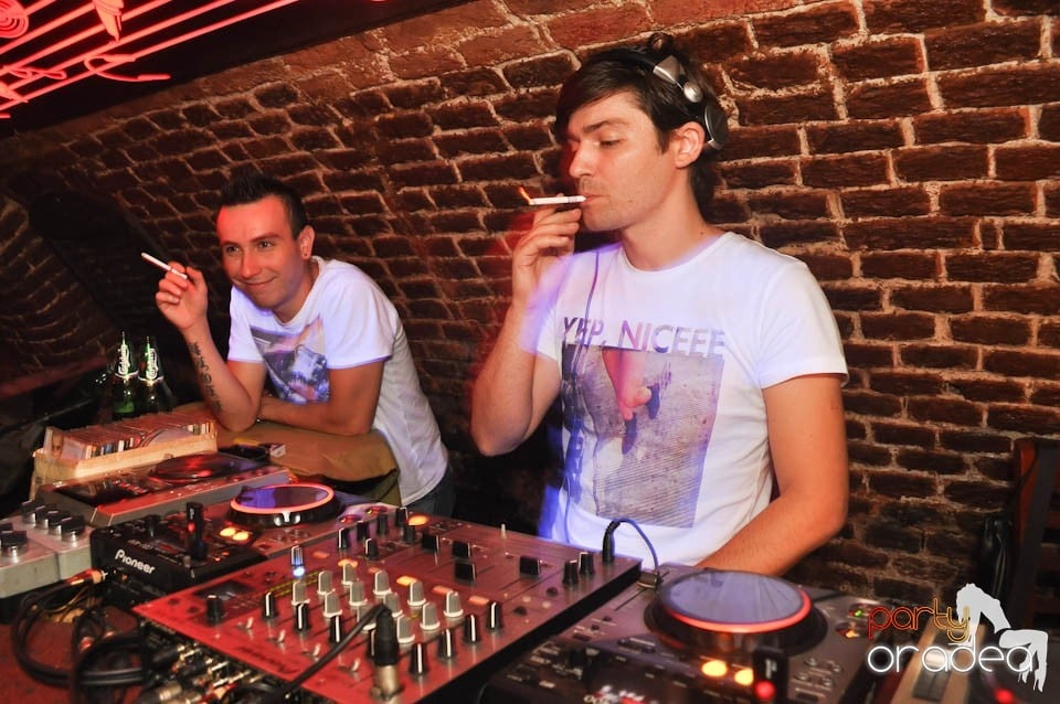 Club Escape prezintă: DJ Coxxo, 