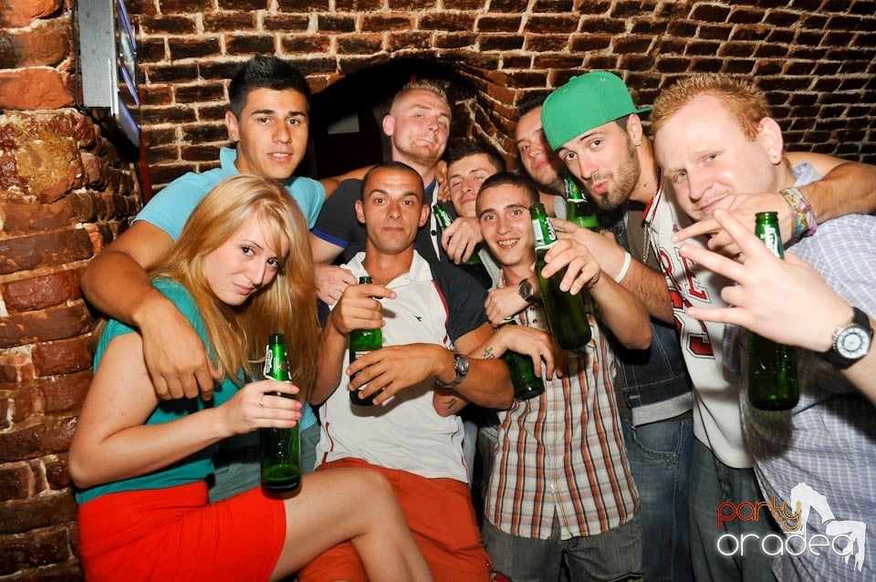 Club Escape prezintă: DJ Coxxo, 