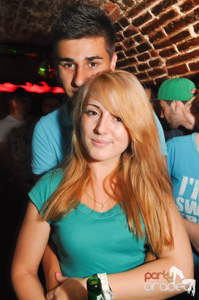 Club Escape prezintă: DJ Coxxo, 