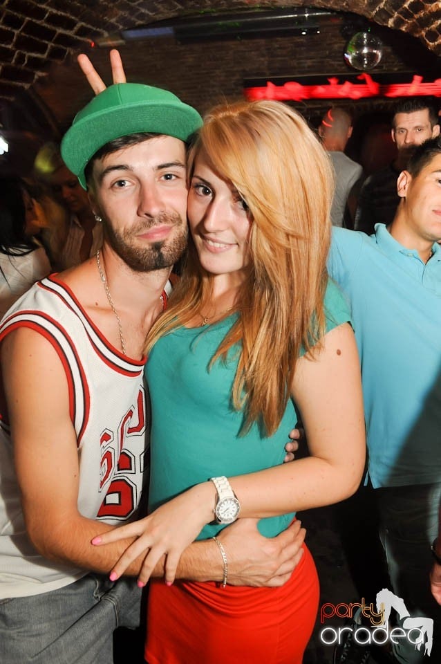 Club Escape prezintă: DJ Coxxo, 