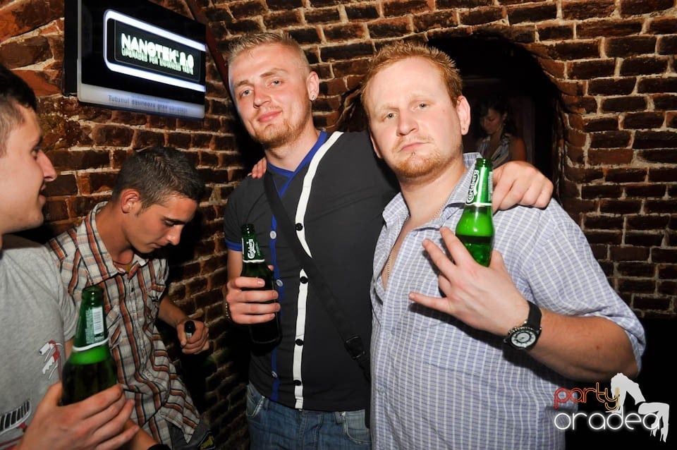 Club Escape prezintă: DJ Coxxo, 