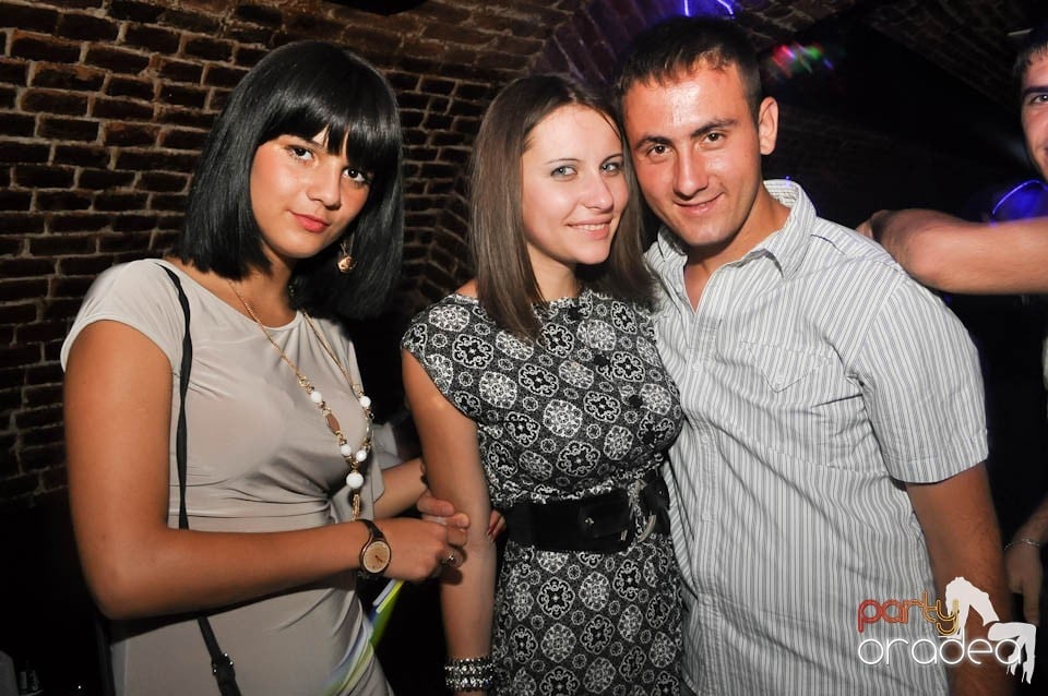 Club Escape prezintă: DJ Coxxo, 