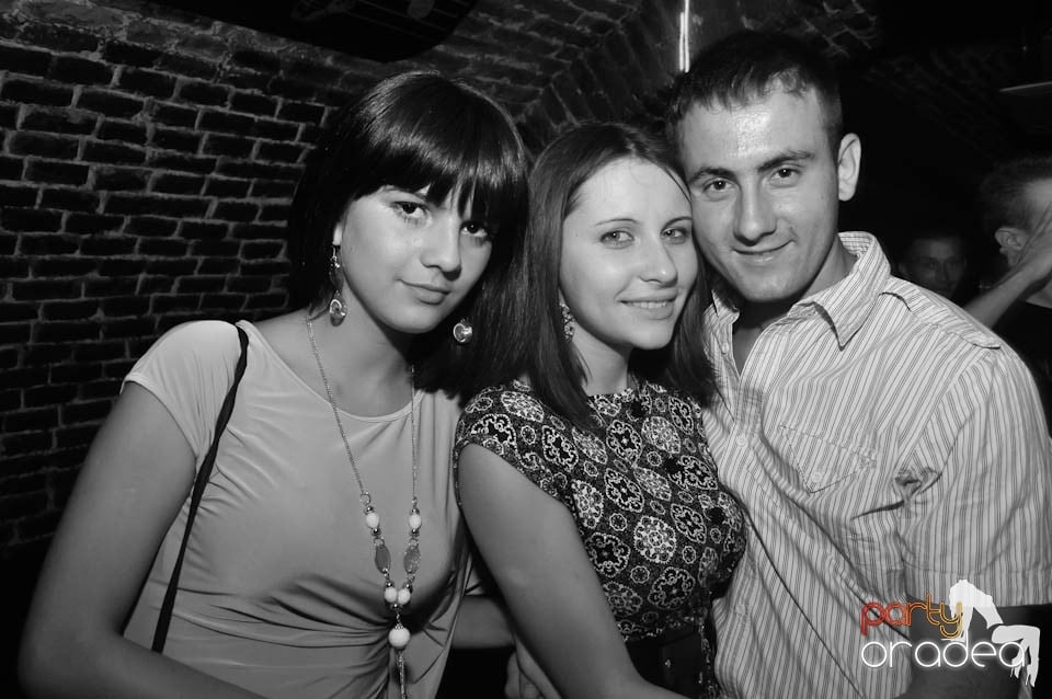 Club Escape prezintă: DJ Coxxo, 