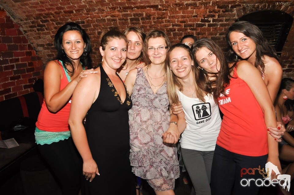 Club Escape prezintă: DJ Coxxo, 