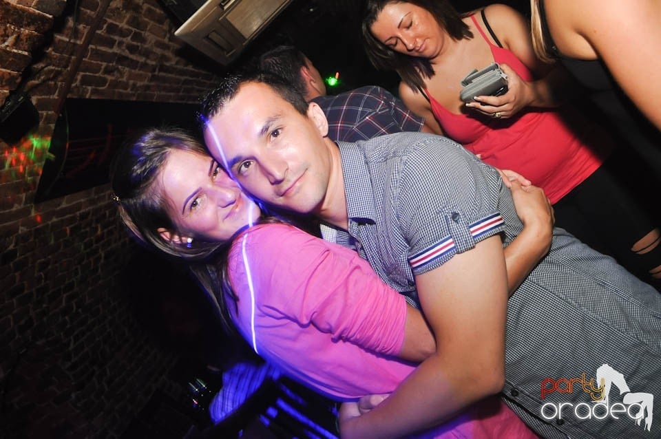 Club Escape prezintă: DJ Coxxo, 