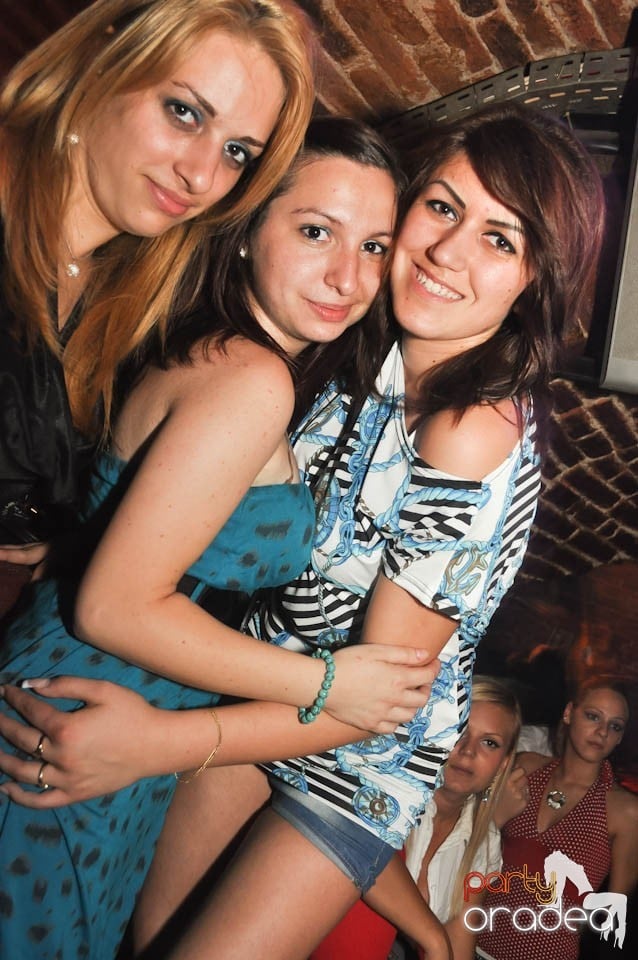 Club Escape prezintă: DJ Coxxo, 