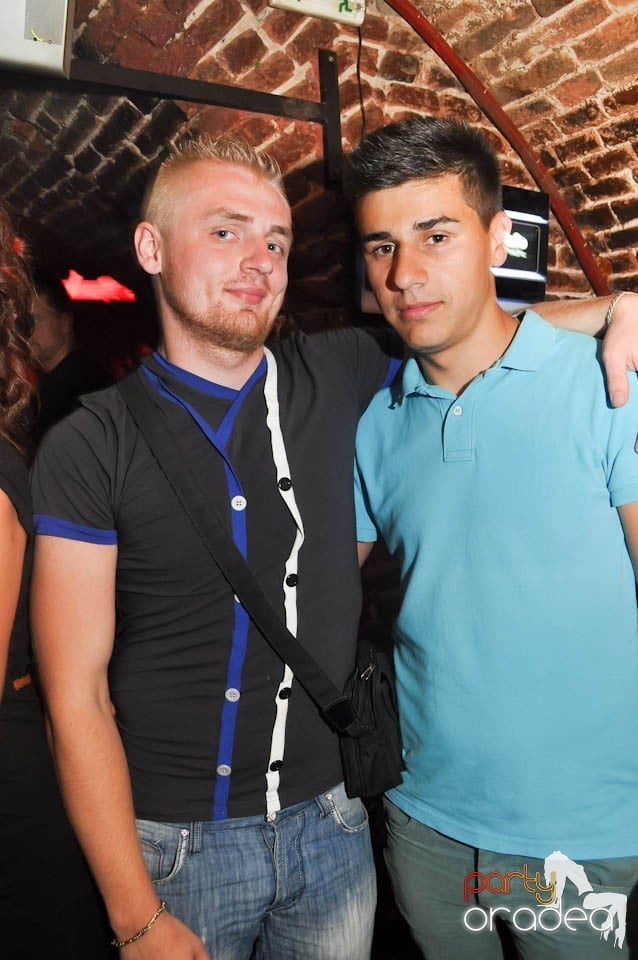 Club Escape prezintă: DJ Coxxo, 