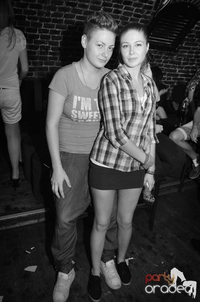 Club Escape prezintă: DJ Coxxo, 