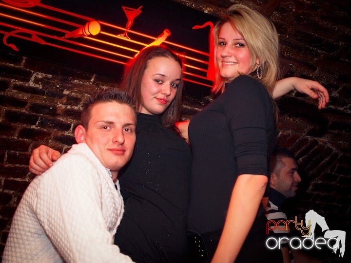 Club Escape se încinge,
