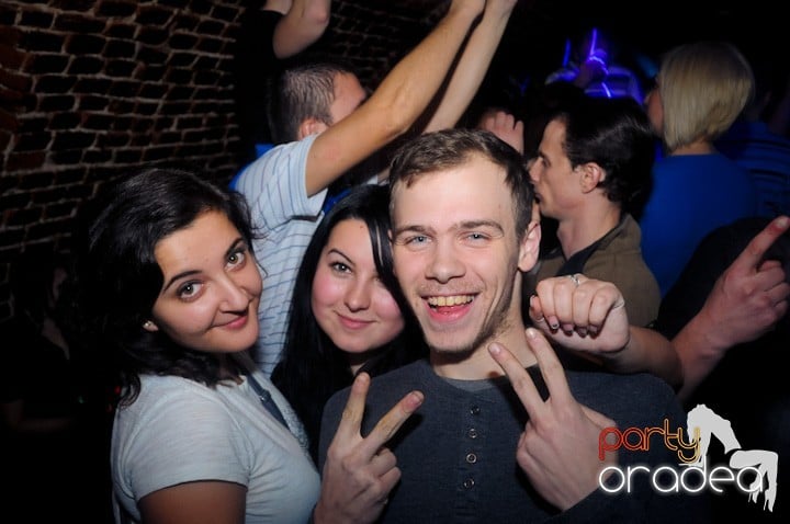 Club Escape se încinge,