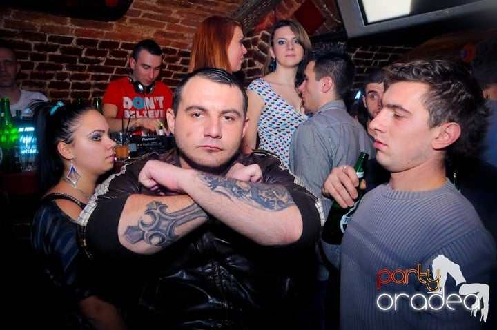 Club Escape se încinge,