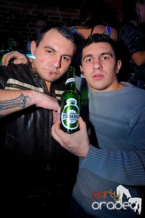 Club Escape se încinge,
