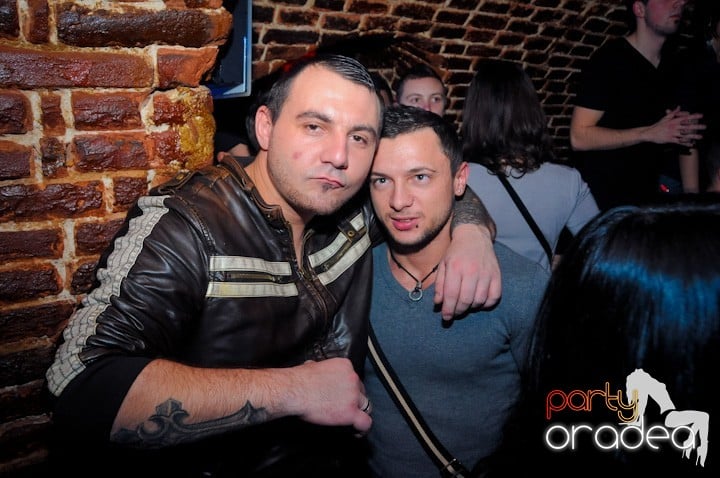Club Escape se încinge,