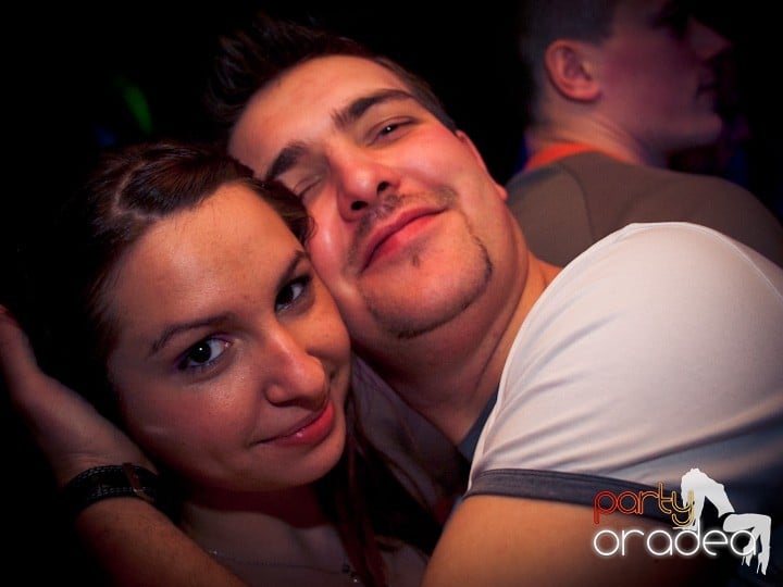 Club Escape se încinge, 