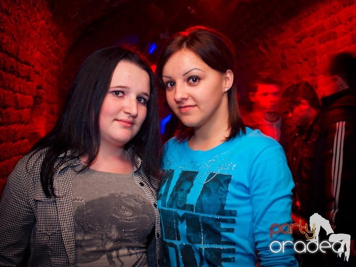 Club Escape se încinge, 