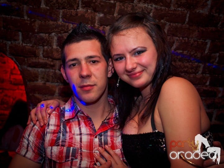 Club Escape se încinge, 