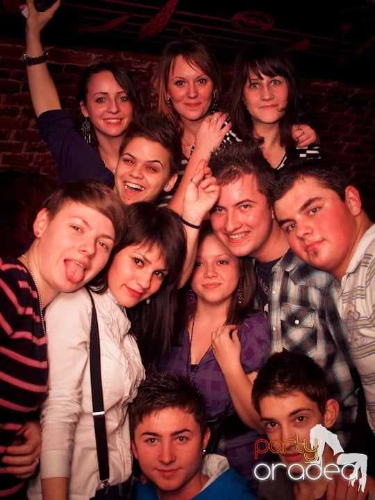 Club Escape se încinge, 