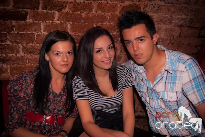 Club escape seară de seară, 