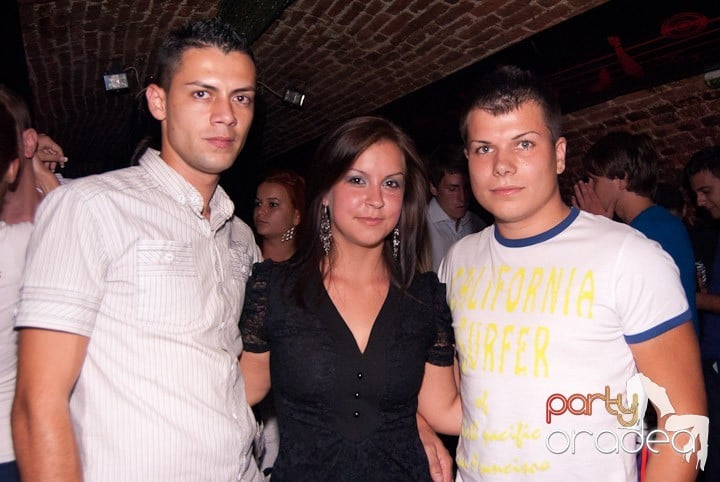 Club escape seară de seară, 