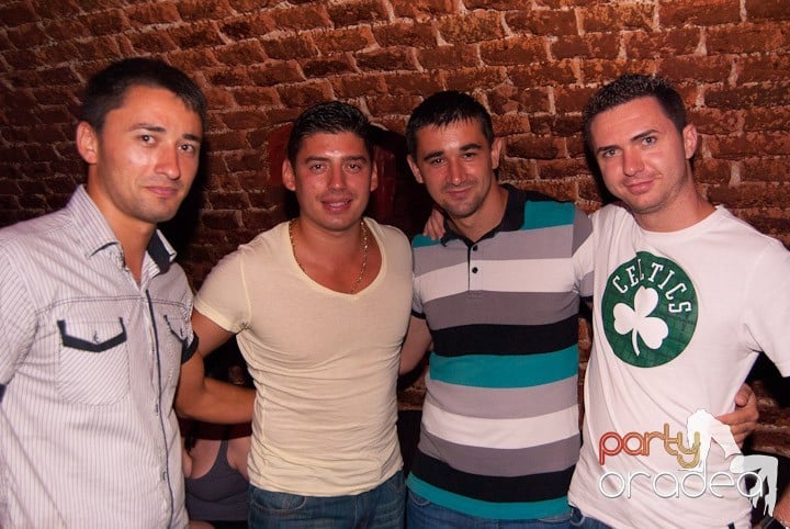 Club escape seară de seară, 